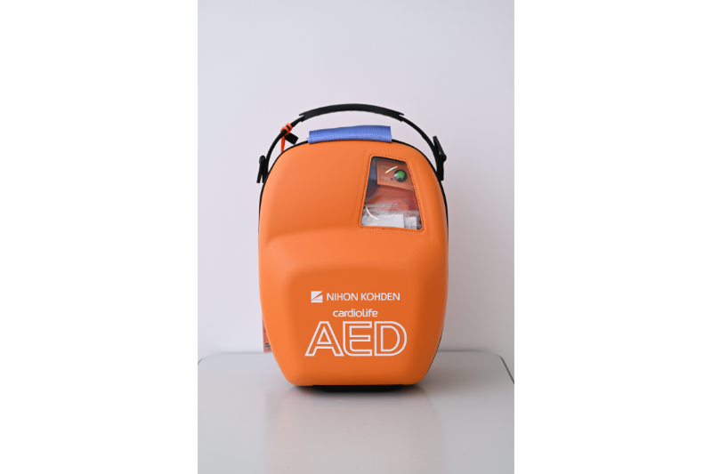 AED(自動体外式除細動器)